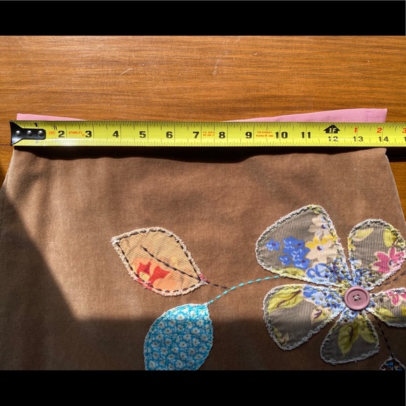 Boden tan skirt with appliqué floral & leaf design - Picture 11 of 13